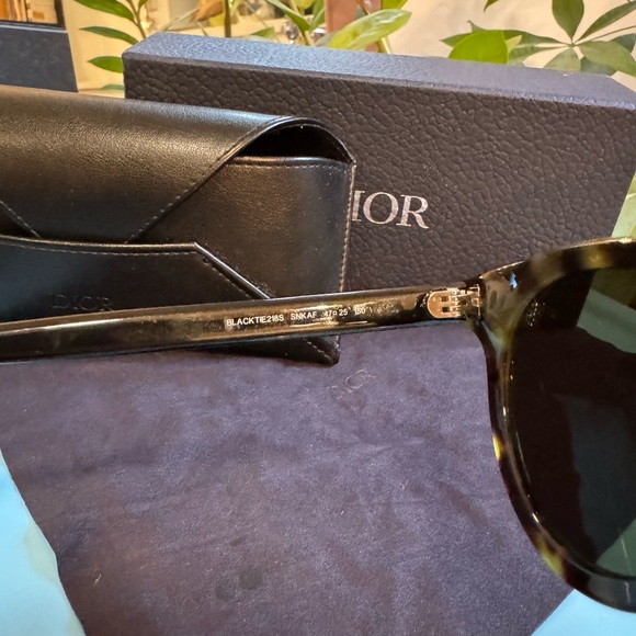 Dior Sunglasses - Picture 6 of 6